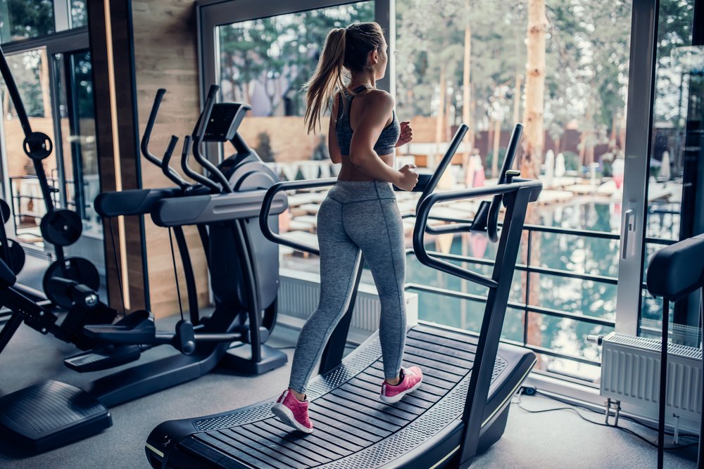 manual treadmill vs electric treadmill - curved treadmill image