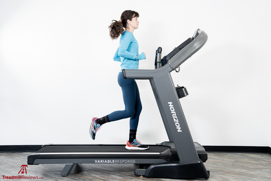 Horizon 7.8 AT Treadmill Running Stance