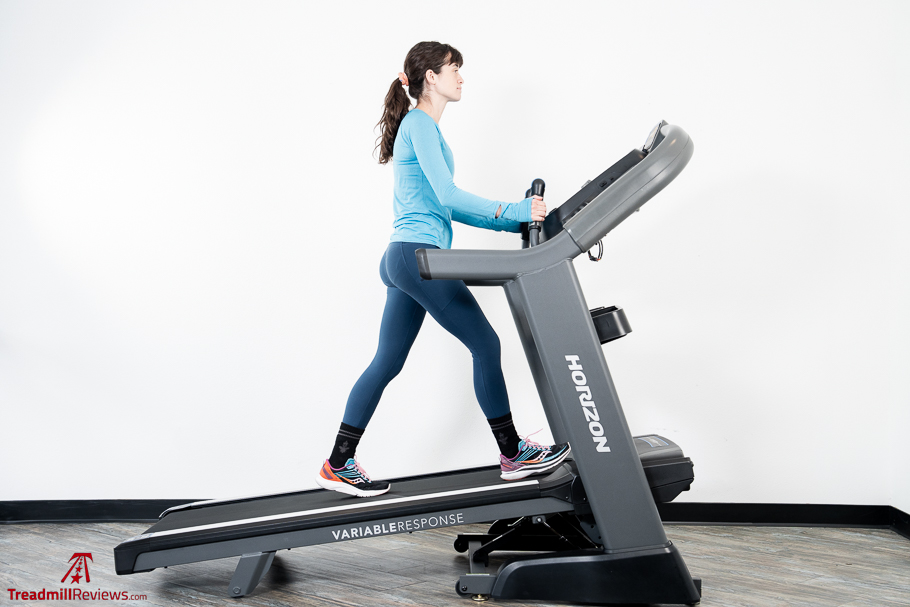 Horizon 7.8 AT Treadmill Walking + Incline