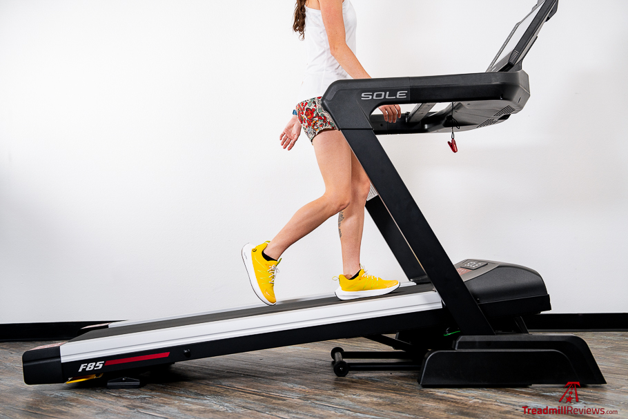 Sole F85 Treadmill walking incline