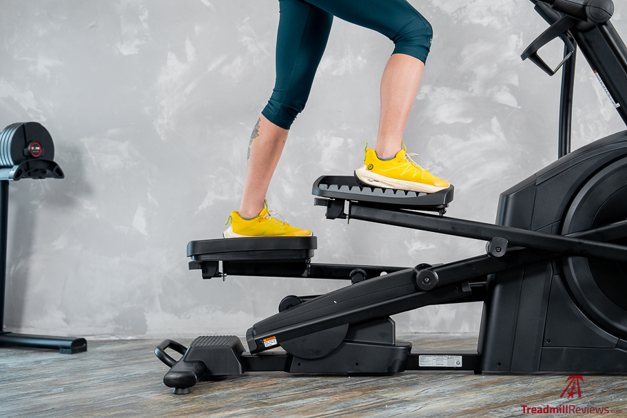NordicTrack AirGlide 14i action incline