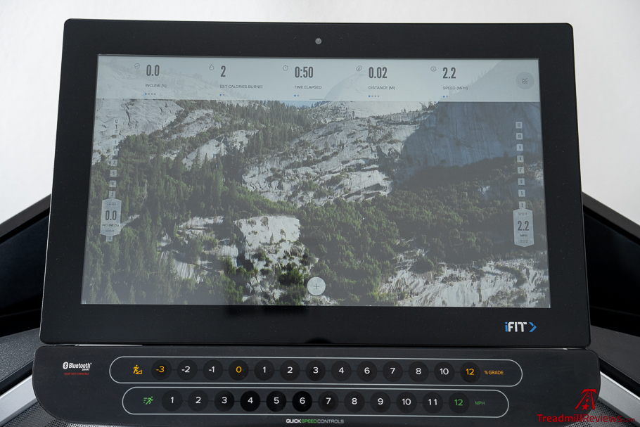 Comparison Proform Pro 9000 Treadmill Scenic + Screen
