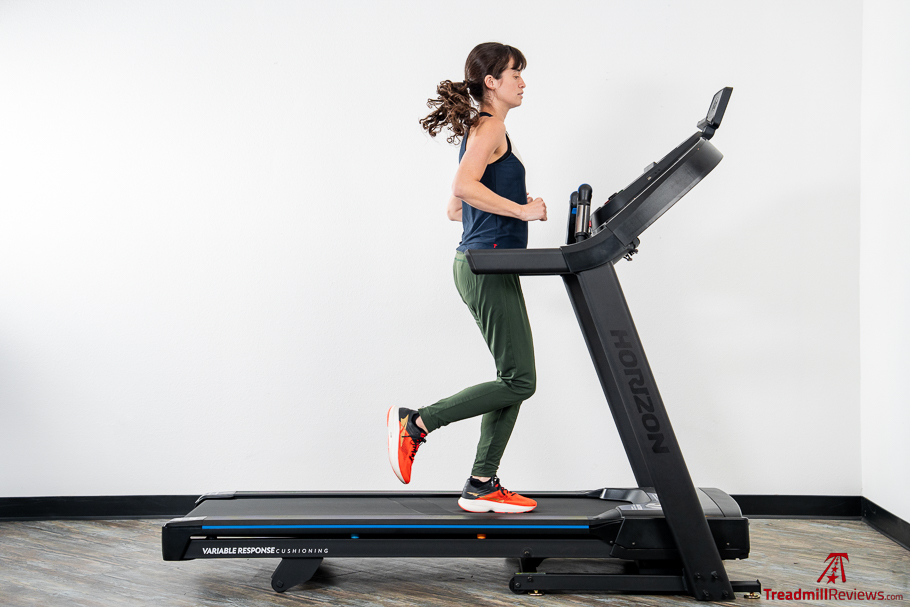 Horizon 7.0 AT Treadmill Running + Flat + Stance