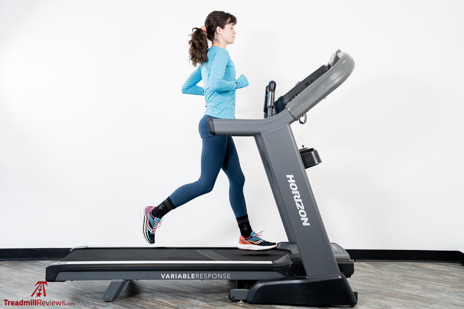 Horizon 7.8 AT Treadmill Running + Float