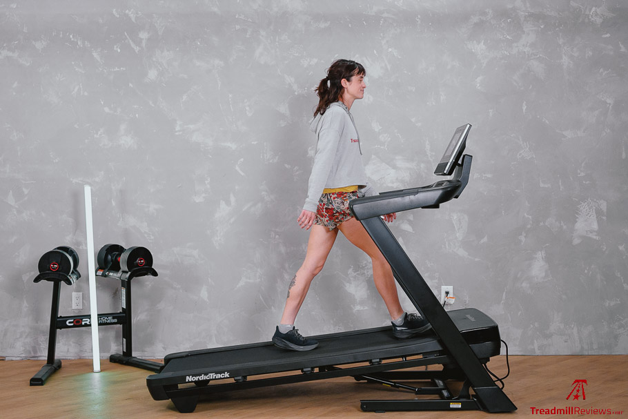 NordicTrack T Series 10 - action incline
