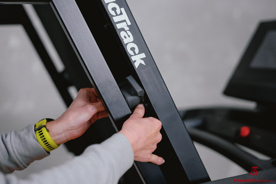 NordicTrack T Series 10 - adjusting cushion