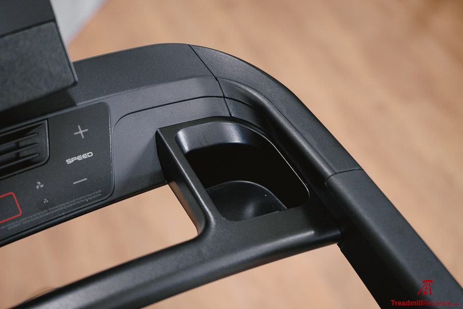 NordicTrack T Series 10 - cup holder