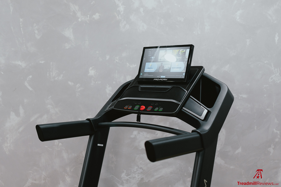 ProForm Carbon Pro 9000 - console overview