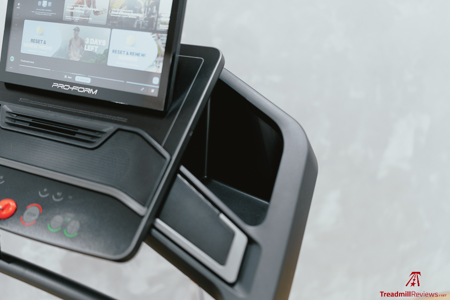 ProForm Carbon Pro 9000 - cup holder